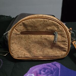 Insulated makeup bag